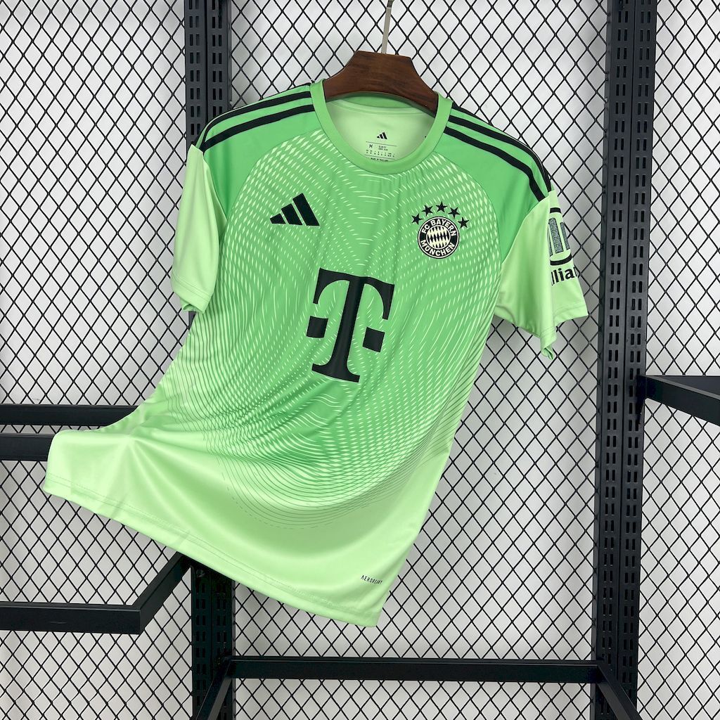 Bayern Munich Goalkeeper Home Jersey 25/26