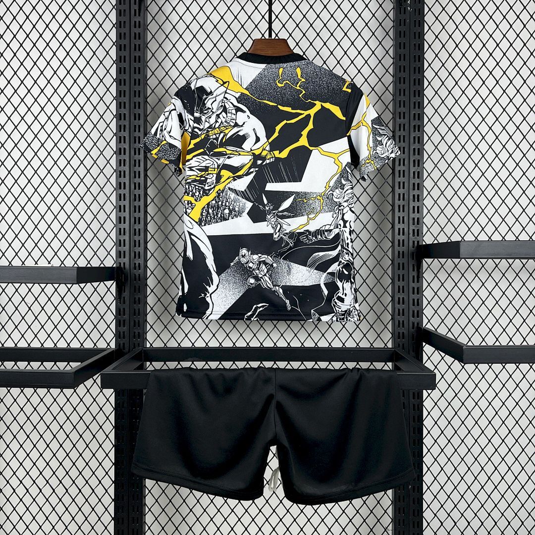 Kit Bambino Real Madrid x Marvel 25/26 | Kit da Calcio