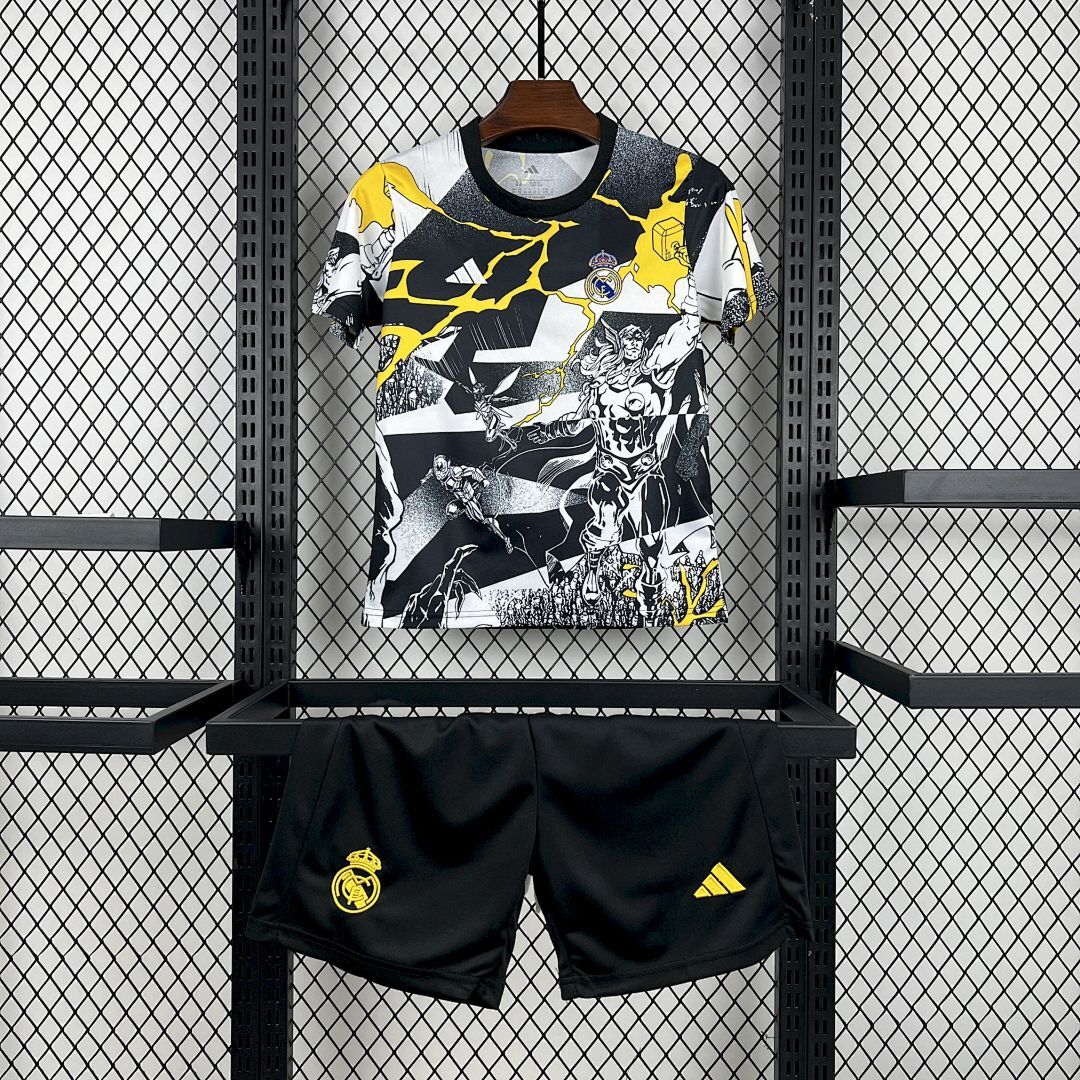 Kit Bambino Real Madrid x Marvel 25/26 | Kit da Calcio