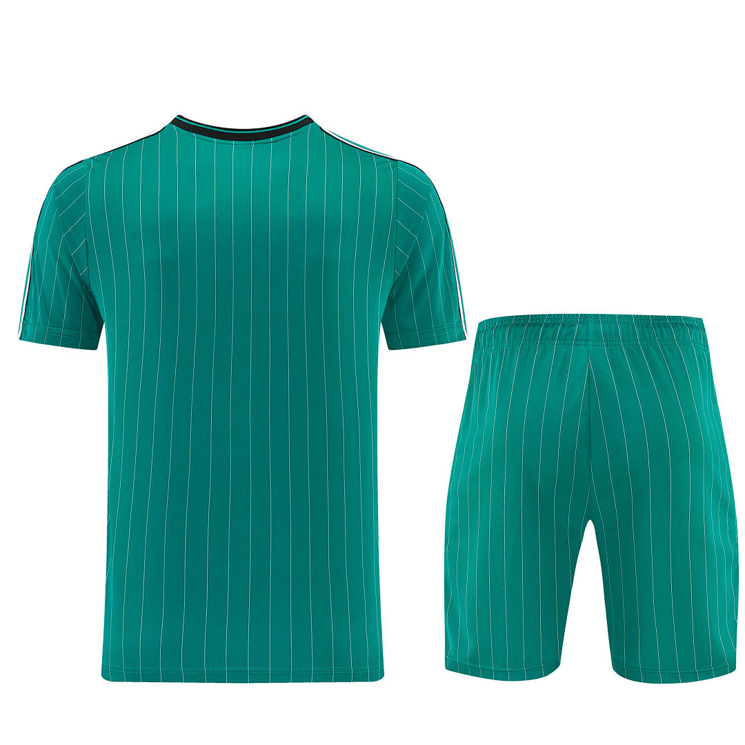 Kit Liverpool Icons Verde 25/26 Uomo | Kit da Calcio
