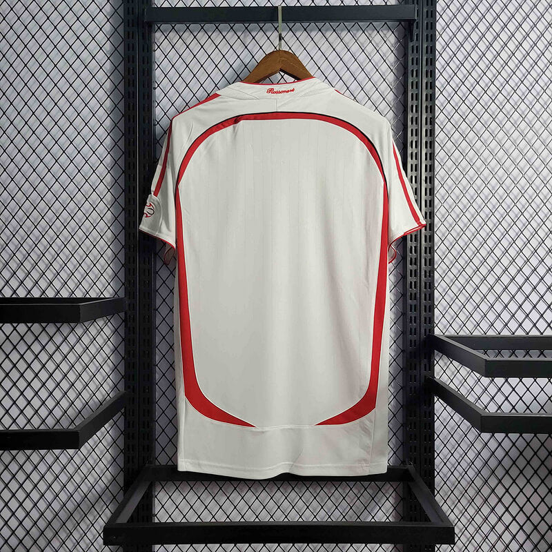 Maillot extérieur rétro du Milan AC 06/07