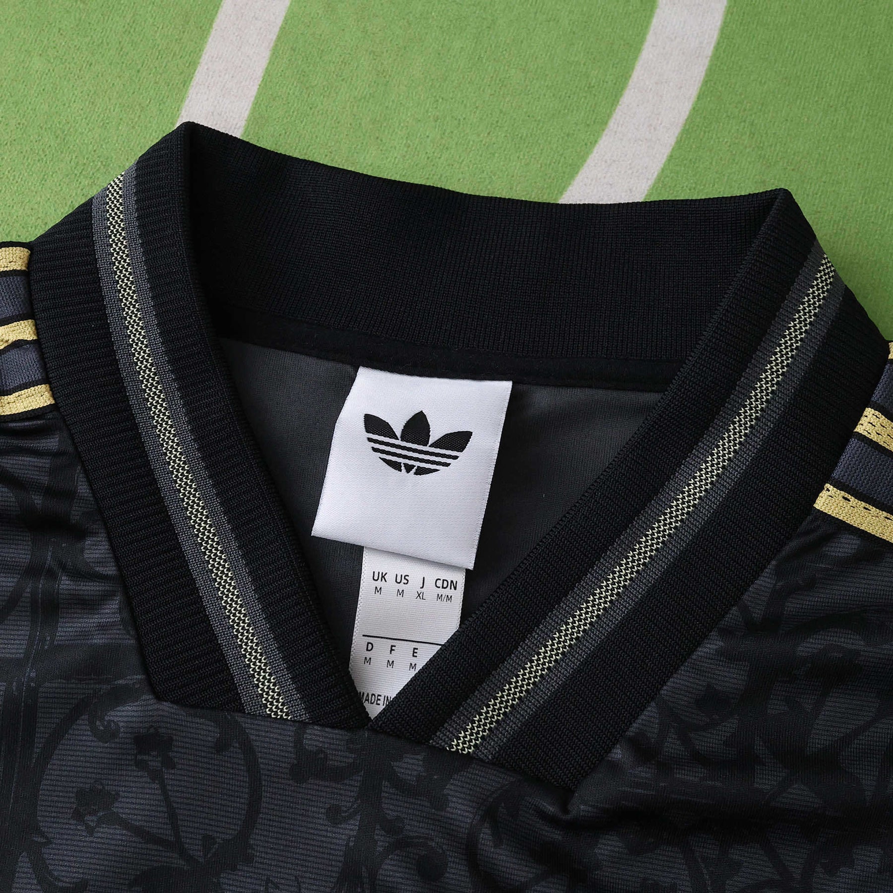 Liverpool Special Edition Black Gold Jersey 25/26