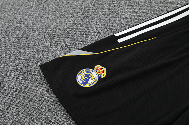 Tenue d'entraînement noire du Real Madrid (maillot et short) 25/26
