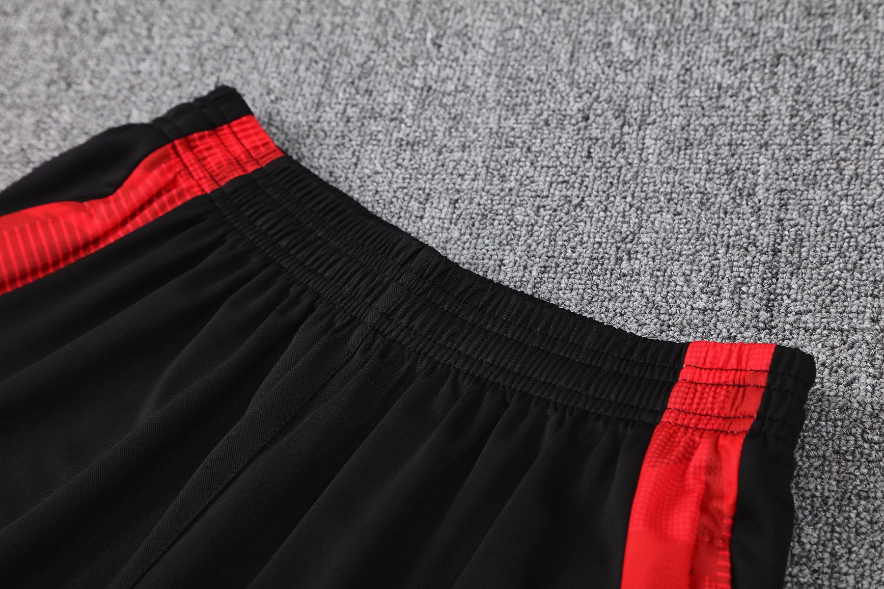 Tenue d'entraînement blanche et noire de Manchester United (maillot et short) 25/26