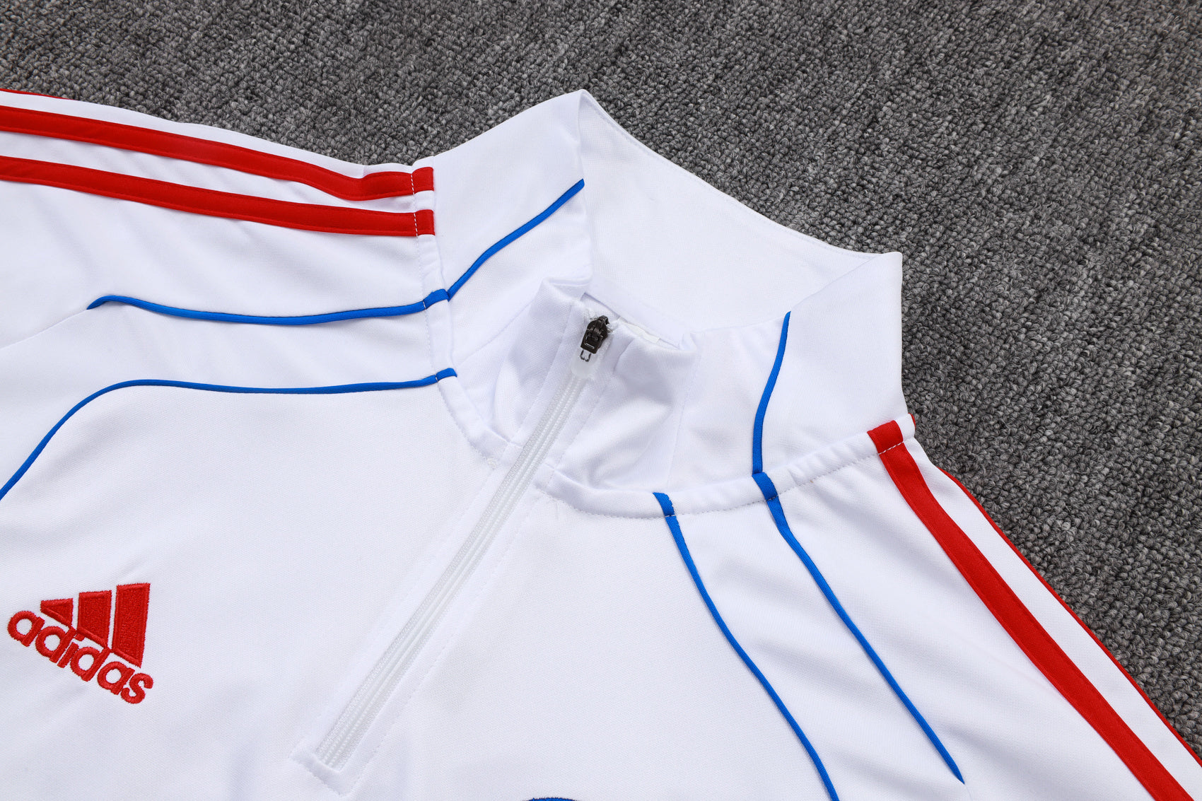Bayern White/Gray Tracksuit Half-Zip 25/26