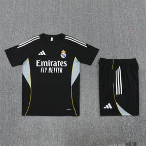 Tenue d'entraînement noire du Real Madrid (maillot et short) 25/26