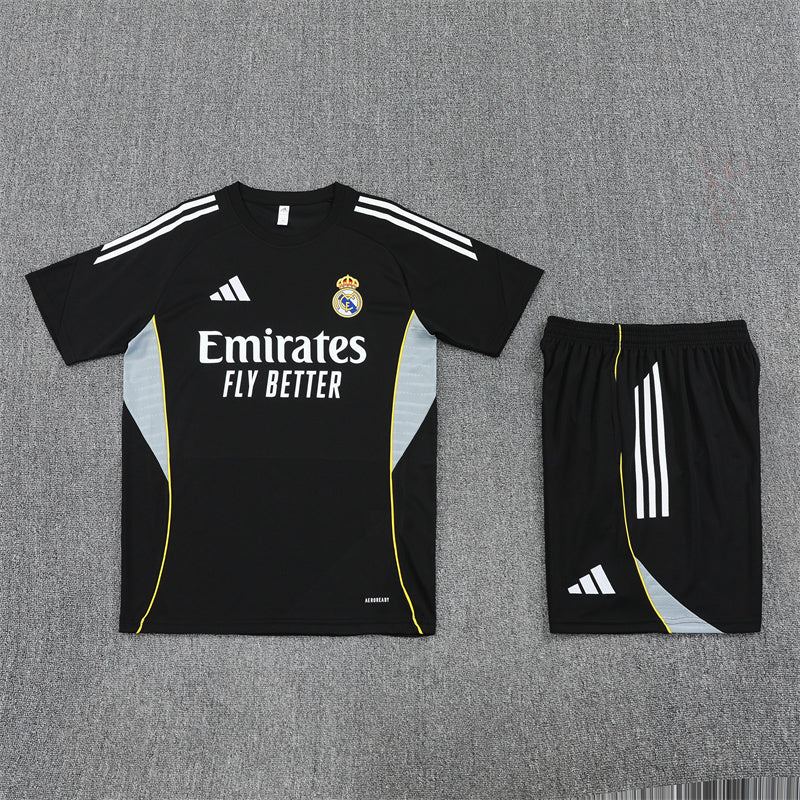 Tenue d'entraînement noire du Real Madrid (maillot et short) 25/26