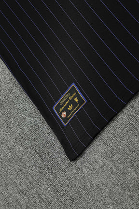 Kit Shirt + Shorts Manchester United Black/Gold 25/26