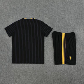 Kit Shirt + Shorts Manchester United Black/Gold 25/26