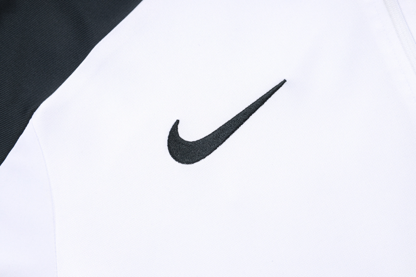 Chelsea White/Black Tracksuit Half-Zip 25/26