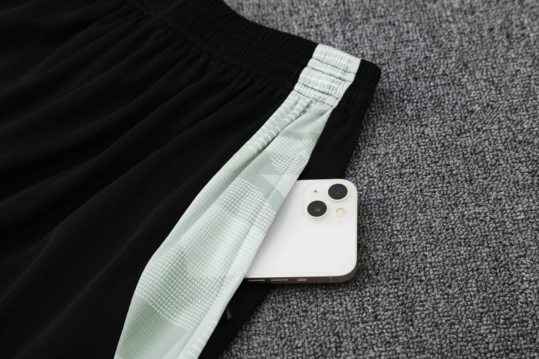 Kit Shirt + Shorts Real Madrid White/Black Training 25/26