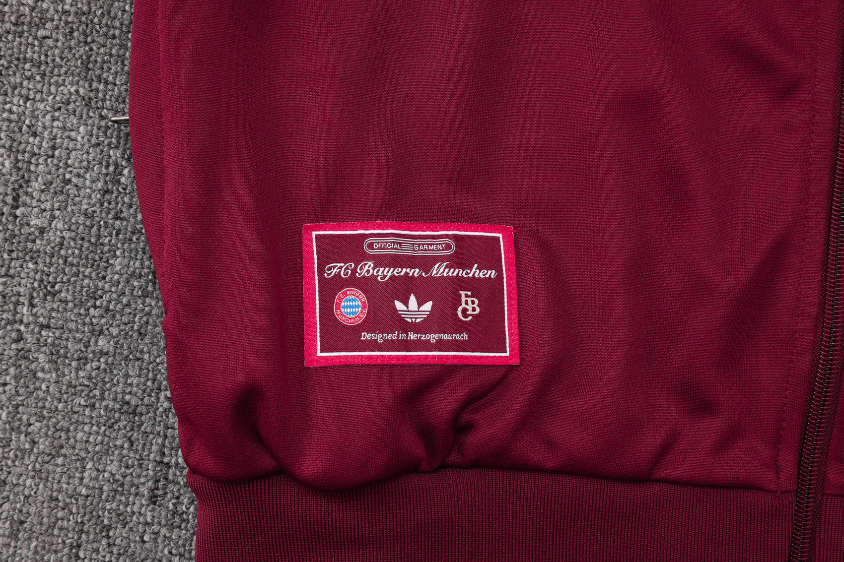 Bayern Munich Red Tracksuit Full-Zip 25/26