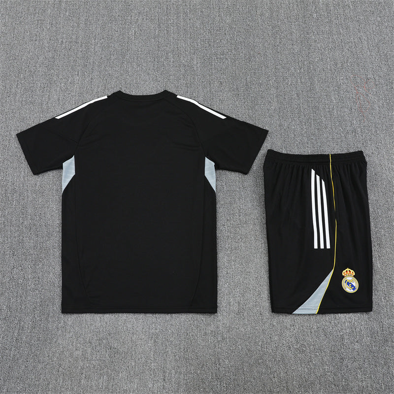Tenue d'entraînement noire du Real Madrid (maillot et short) 25/26