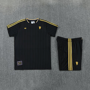 Completino Manica Corta Manchester United Icons 25/26 Uomo | Kit Allenamento