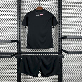 Kit Bambino Real Madrid x Marvel Nero 25/26 | Kit da Calcio