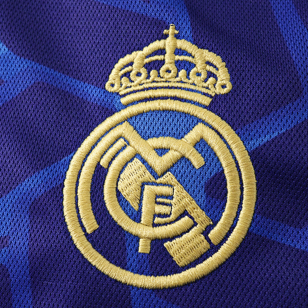 Maglia Real Madrid Pre-Match CNY 25/26 Uomo Manica Lunga | Maglia da Calcio