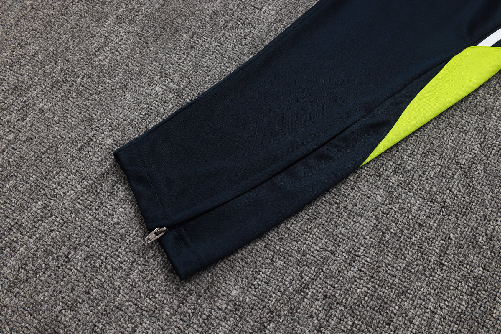 Real Madrid White/Black Tracksuit Half-Zip 25/26