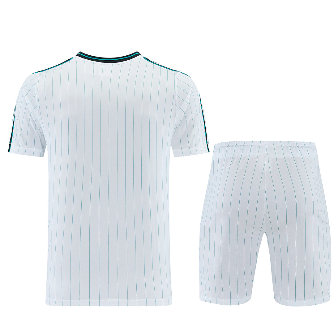 Kit Liverpool Icons Bianco 25/26 Uomo | Kit da Calcio
