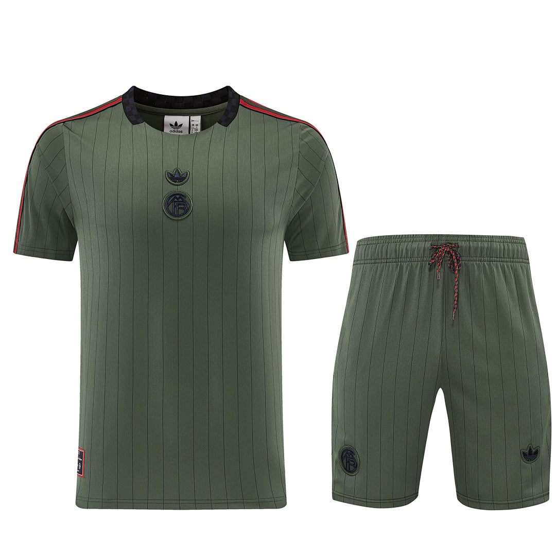 Kit Bayern Munich Icons Verde Scuro 25/26 Uomo | Kit da Calcio
