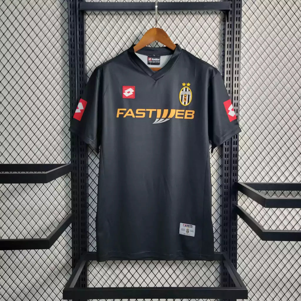 Juventus Away Jersey 01/02 Retro