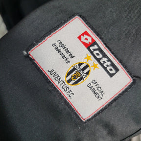 Juventus Away Jersey 01/02 Retro