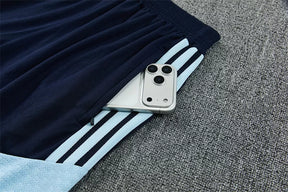 Completino Manica Corta Argentina Allenamento 2026 Blu Navy Uomo con strisce radianti e stemma AFA dorato Kit Allenamento