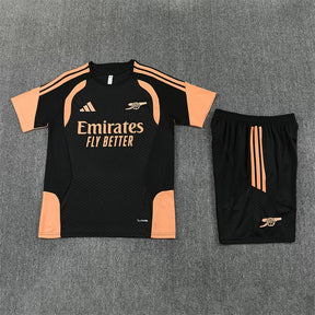 Completino Manica Corta Arsenal 26/27 Uomo Nero e Arancione | Kit Allenamento