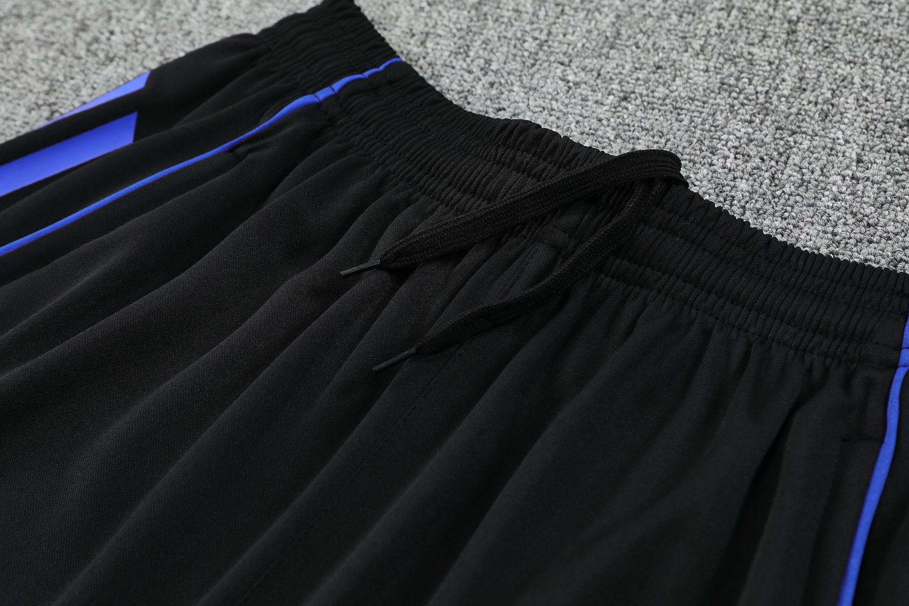 Tenue d'entraînement Real Madrid bleu dragon (maillot et short) 25/26