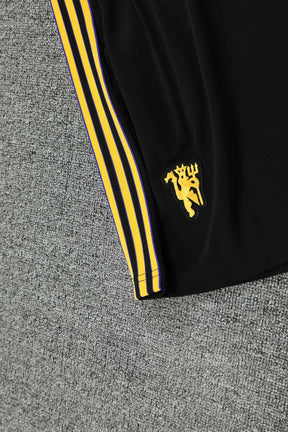 Kit Shirt + Shorts Manchester United Black/Gold 25/26