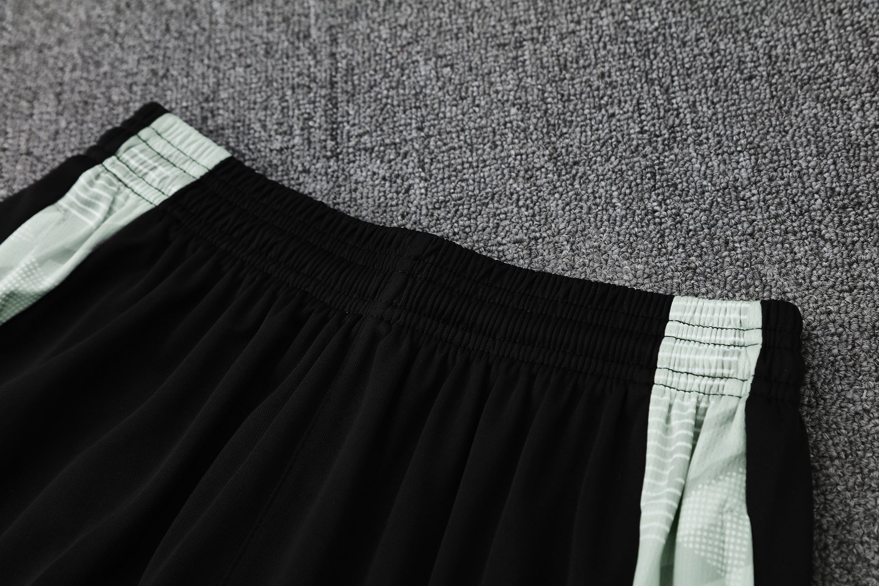 Kit Shirt + Shorts Real Madrid White/Black Training 25/26