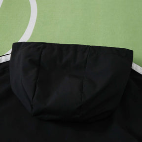 Giacca a Vento Liverpool 26/27 Uomo Nero e Bianco | Giacca a Vento da Calcio
