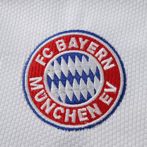 Kit Bambino Bayern Munich Away 26/27 Bianco e Blu Navy | Kit da Calcio