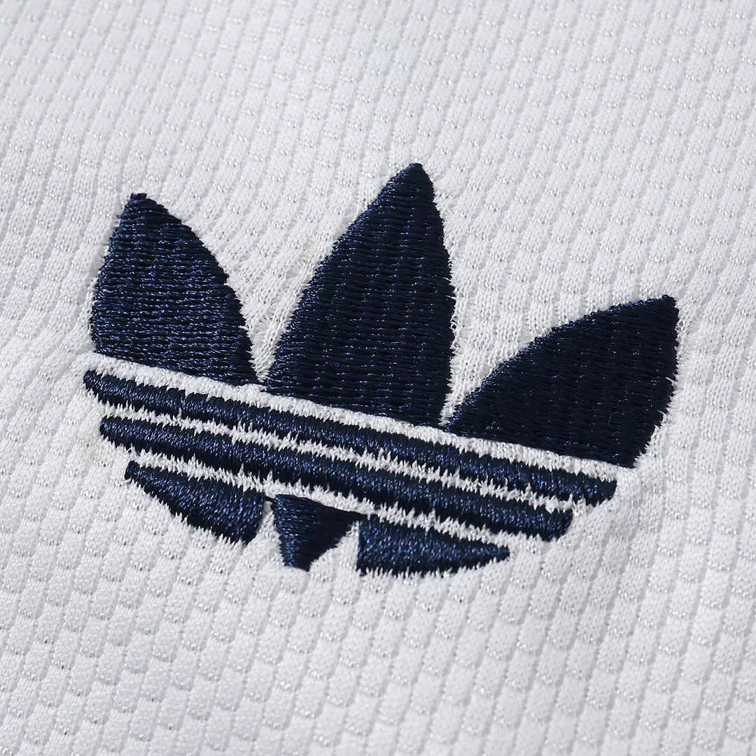Kit Bambino Bayern Munich Away 26/27 Bianco e Blu Navy | Kit da Calcio