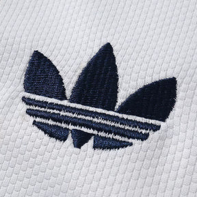 Kit Bambino Bayern Munich Away 26/27 Bianco e Blu Navy | Kit da Calcio