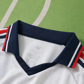 Kit Bambino Bayern Munich Away 26/27 Bianco e Blu Navy | Kit da Calcio