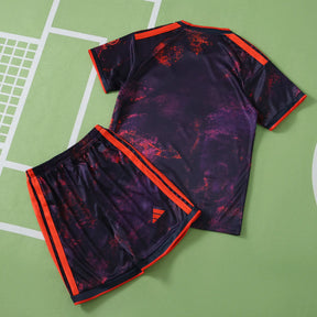Kit Bambino Bayern Munich Third 26/27 Nero con dettagli Rosso Arancione | Kit da Calcio