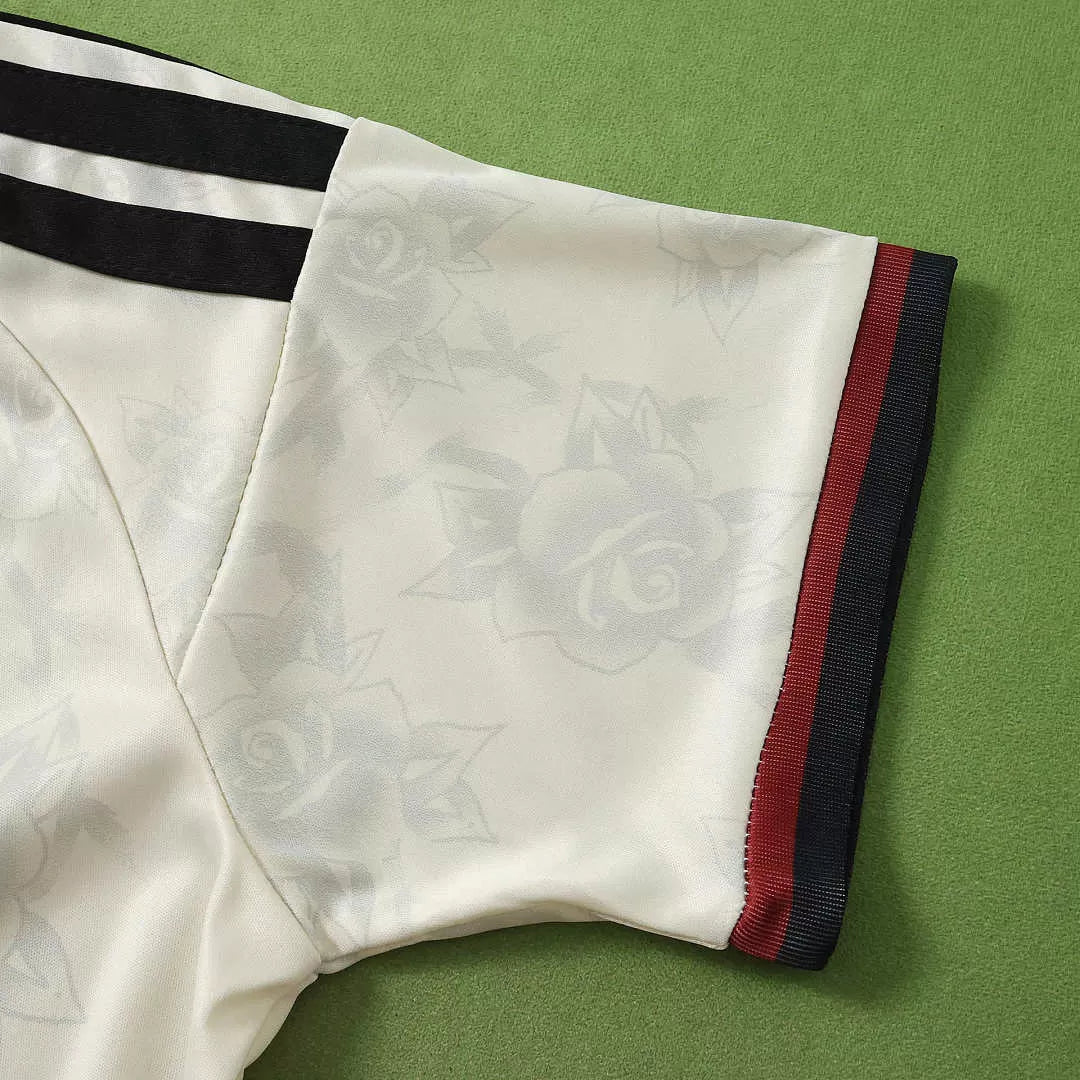 Kit Bambino Manchester United Third 26/27 Bianco | Kit da Calcio