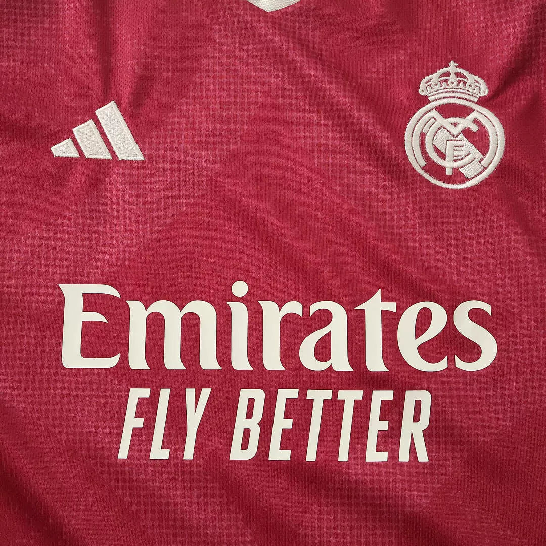 Kit Bambino Real Madrid Third 26/27 Rosso | Kit da Calcio