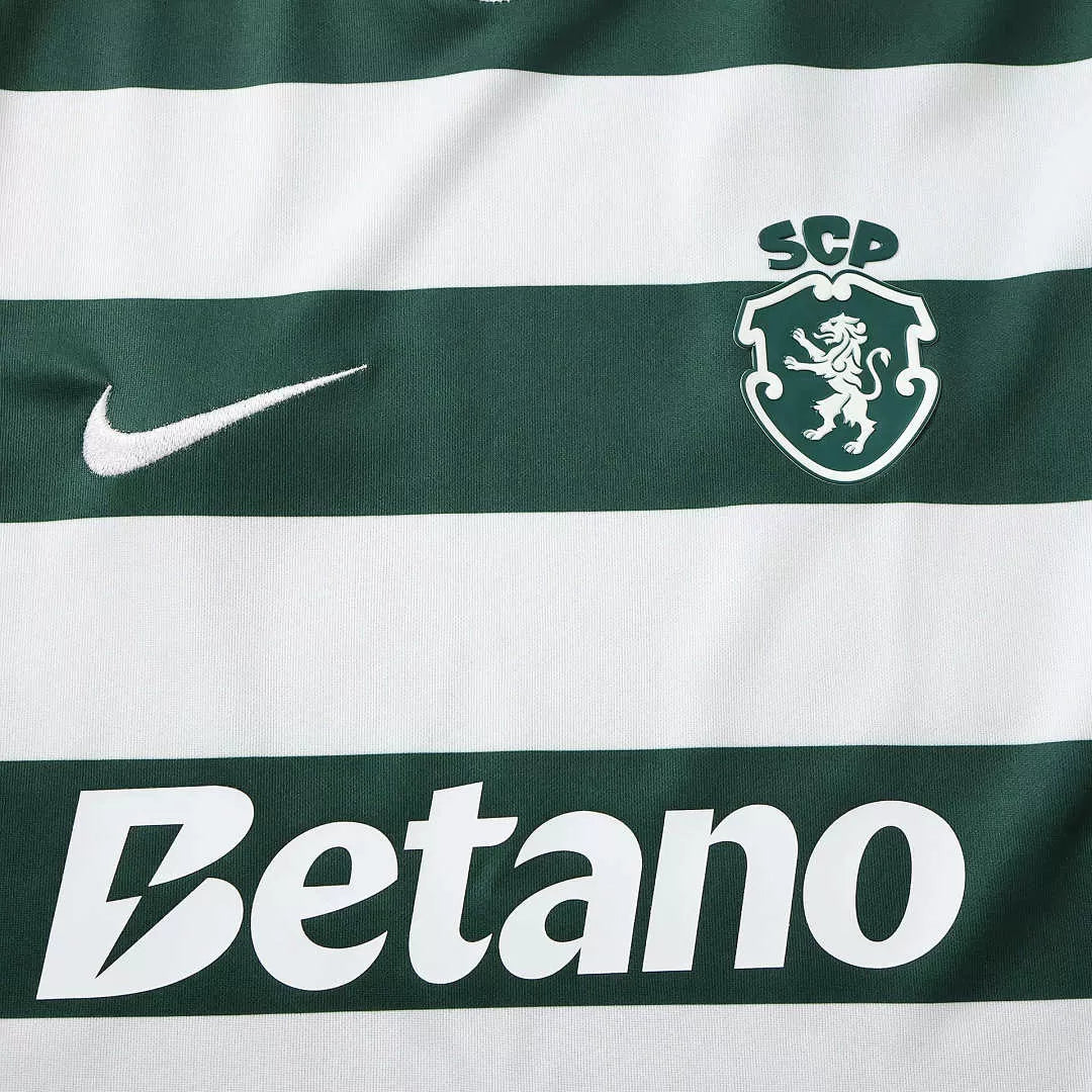 Kit Bambino Sporting Home 26/27 Verde e Bianco | Kit da Calcio