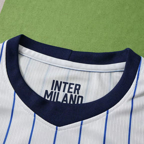 Kit Inter Milan Away 26/27 Bambino Bianco con strisce blu navy | Kit da Calcio