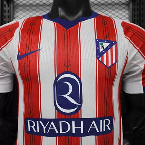 Maglia Atlético De Madrid Home 26/27 Player Uomo Rosso e Bianco a strisce verticali | Maglia da Calcio