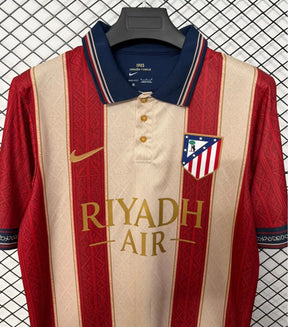 Maglia Atlético Madrid Street Style 26/27 Uomo Rosso e Beige | Maglia da Calcio