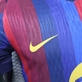 Maglia Barcelona Home 26/27 Player Uomo Blu e Rosso Granata | Maglia da Calcio