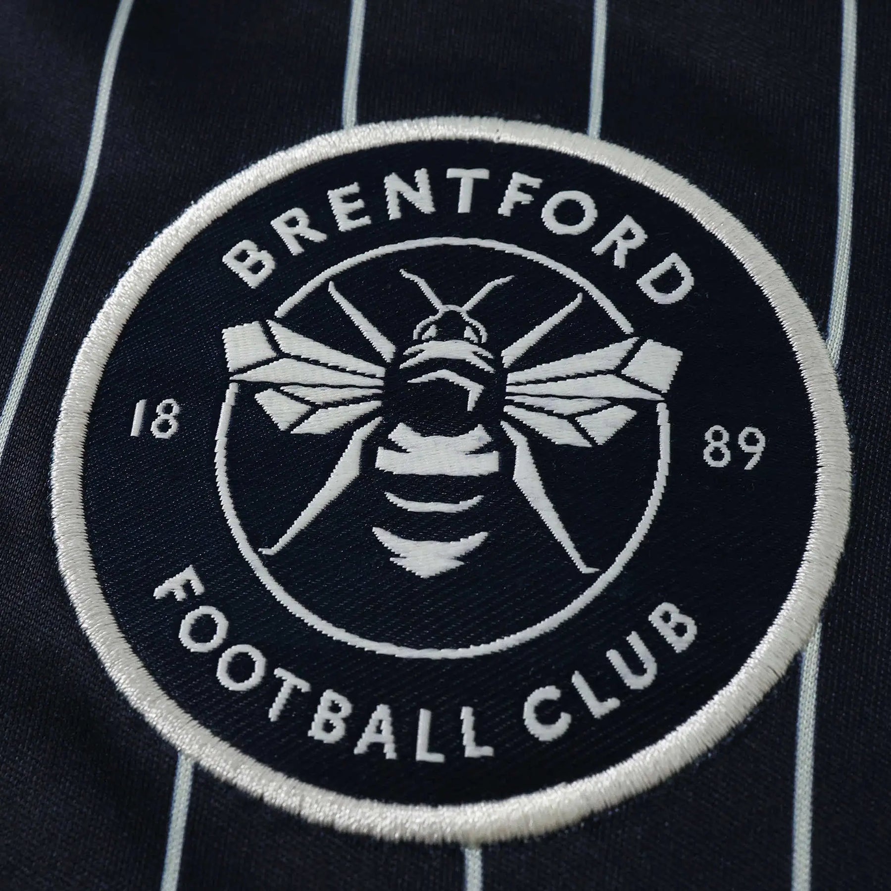 Maglia Brentford Away 26/27 Uomo Nero con righe bianche | Maglia da Calcio