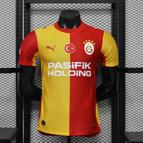 Maglia Galatasaray Home 26/27 Player Uomo Rosso e Giallo | Maglia da Calcio