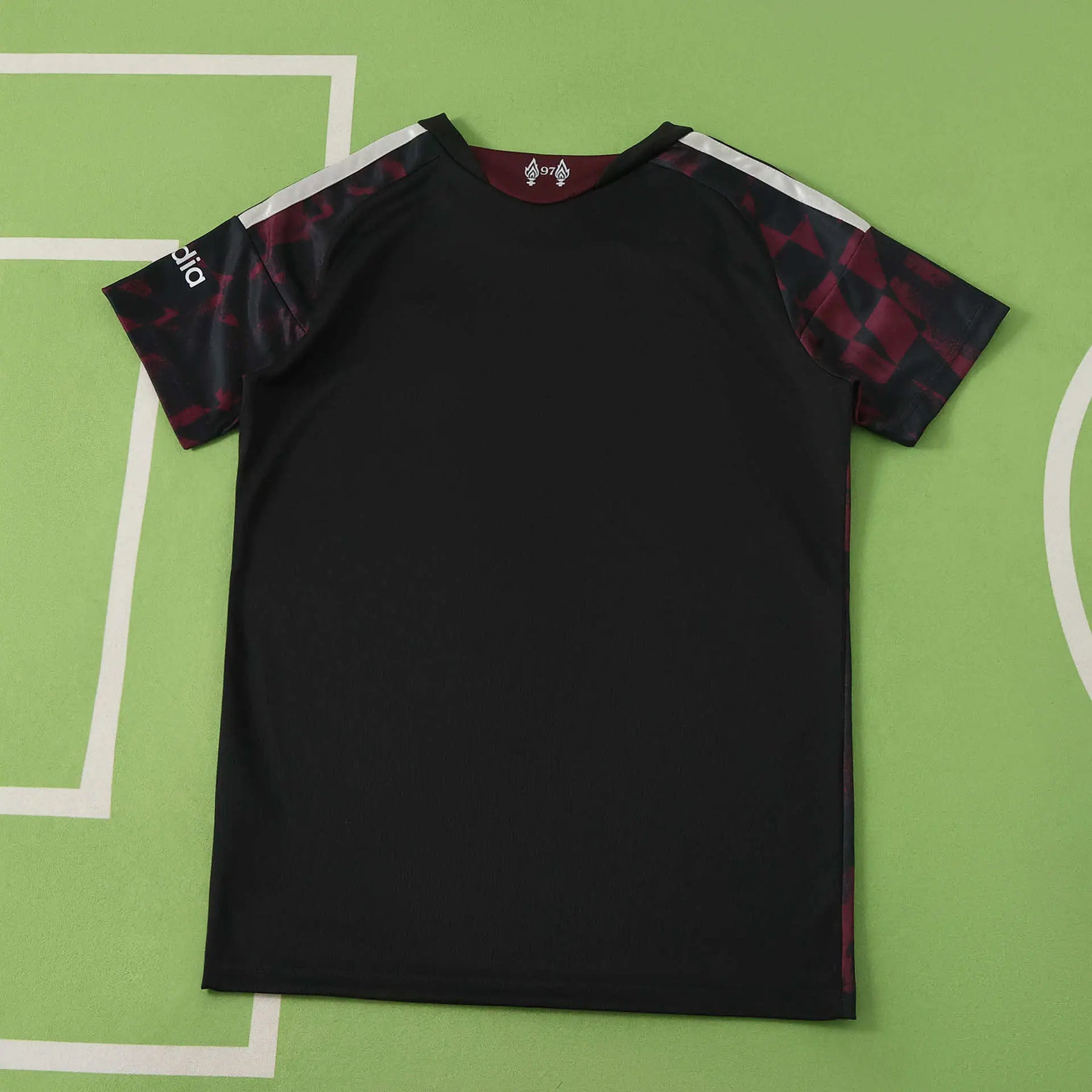 Maglia Liverpool Third 26/27 Donna Nero e Bordeaux | Maglia da Calcio