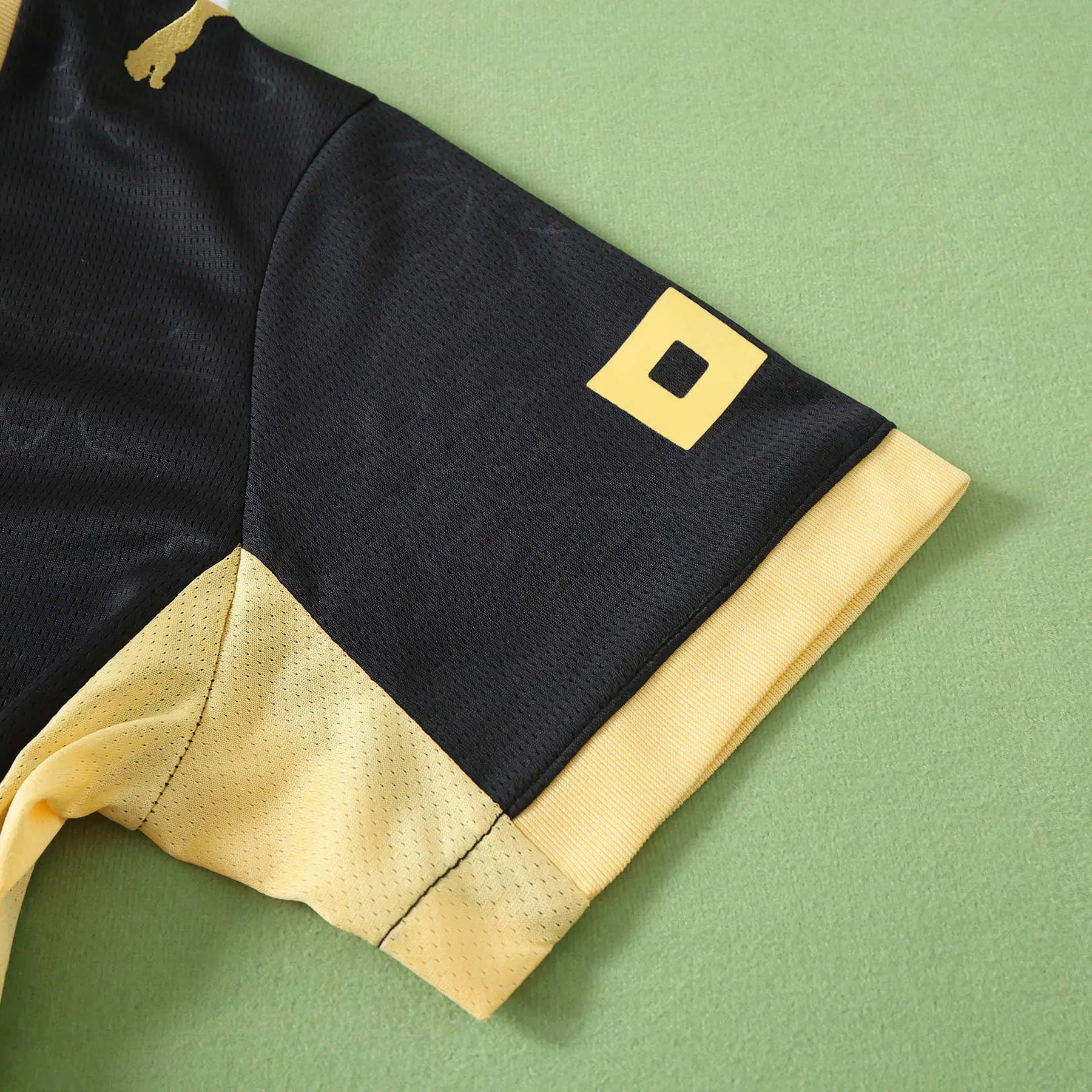 Maglia Manchester City Away 26/27 Donna Nero con dettagli oro | Maglia da Calcio