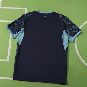 Maglia Marseille Away 26/27 Uomo Nero con dettagli Azzurro | Maglia da Calcio