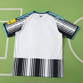 Maglia Newcastle Home 26/27 Uomo Bianco e Nero a righe verticali | Maglia da Calcio