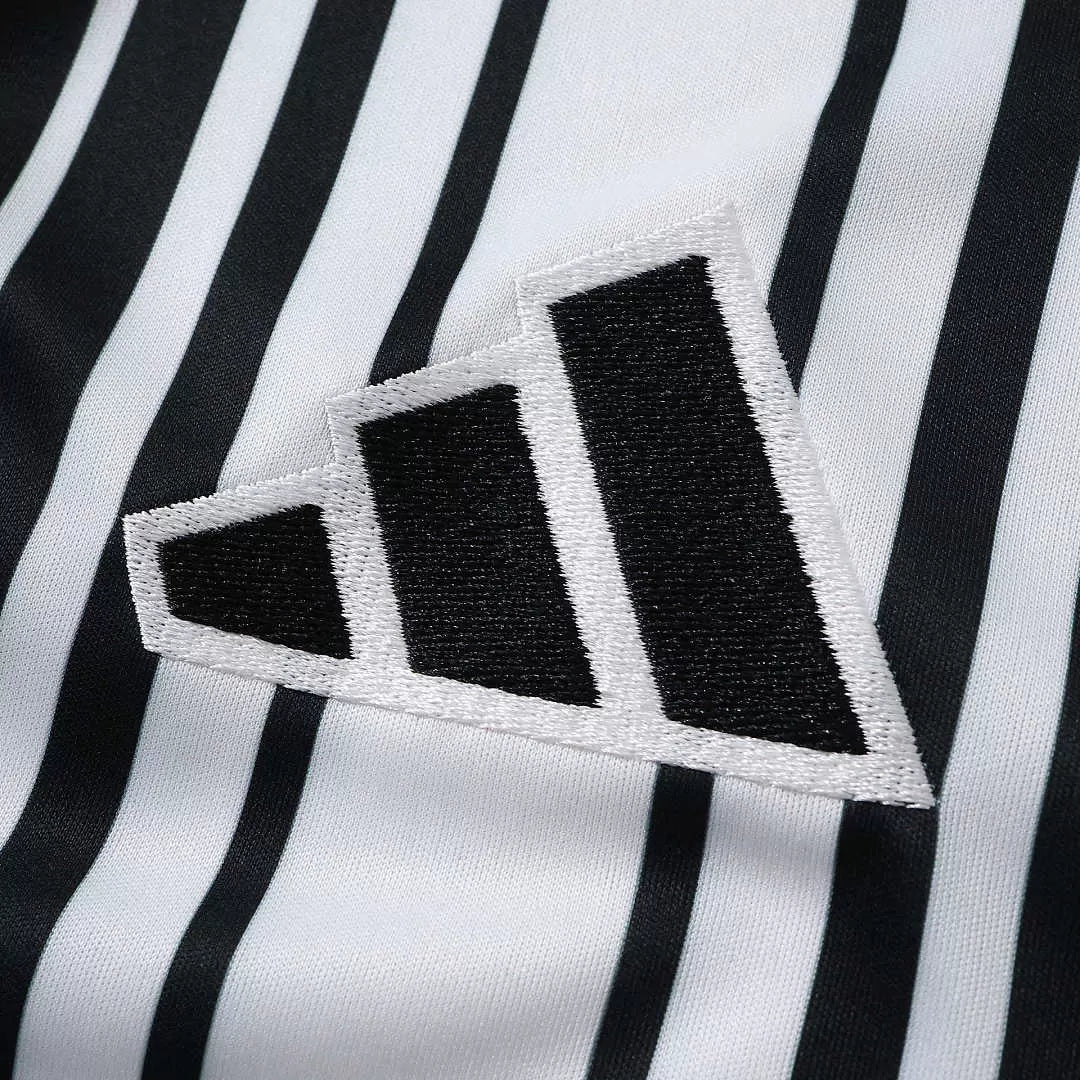 Maglia Newcastle Home 26/27 Uomo Bianco e Nero a righe verticali | Maglia da Calcio